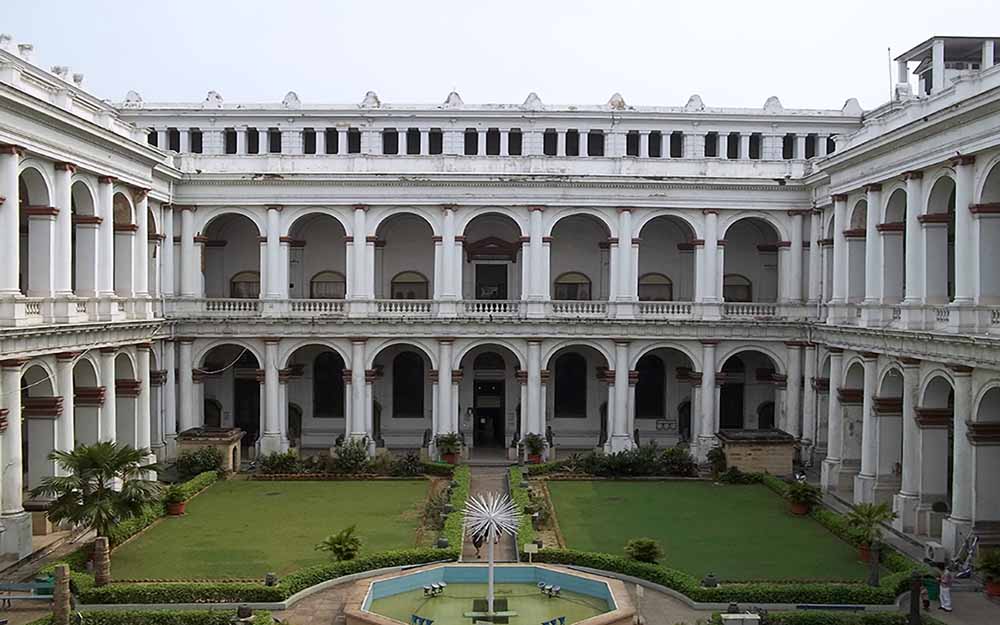 Car hire kolkata Sightseeing for Indian Museum